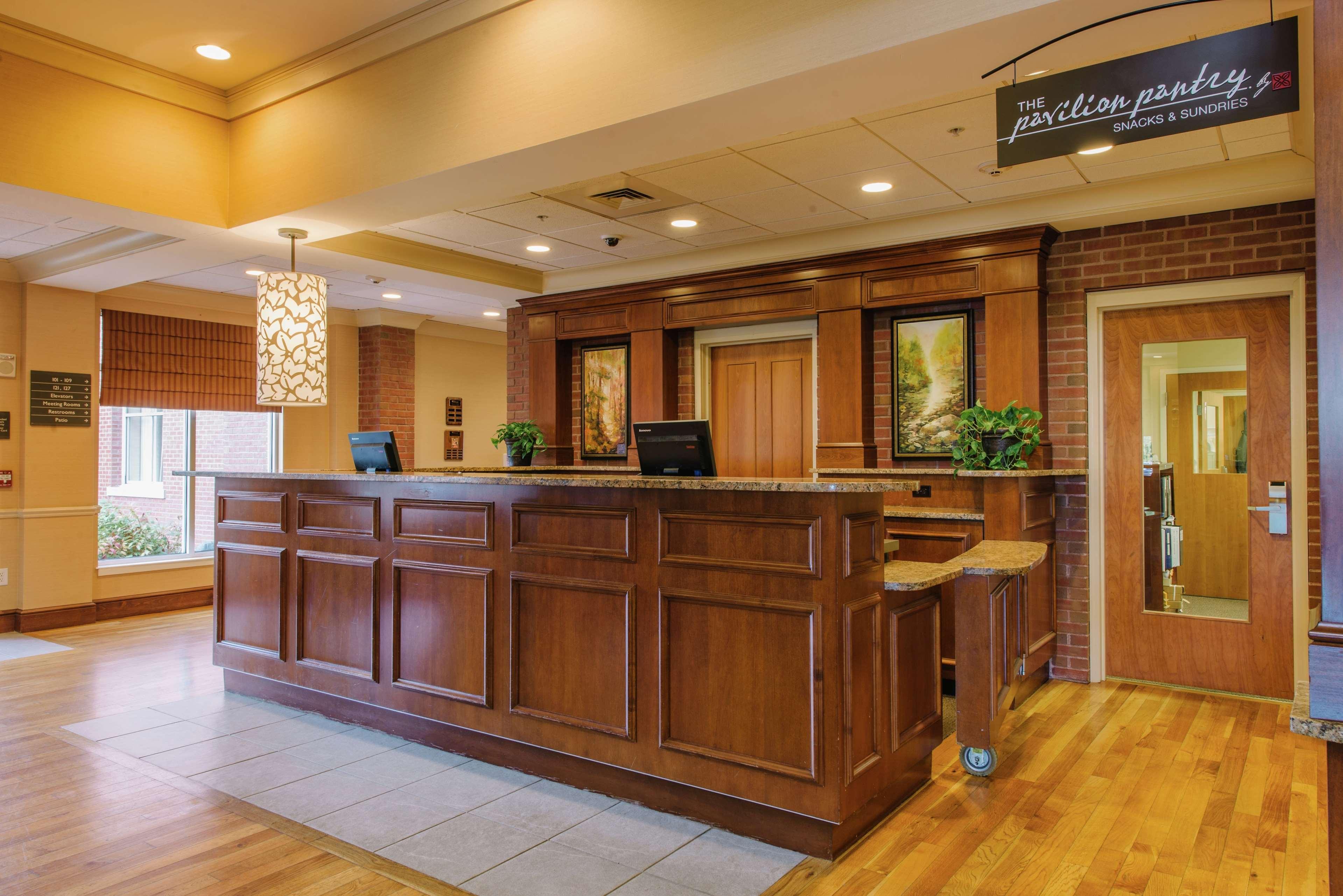 Hilton Garden Inn Manchester Downtown Exterior photo