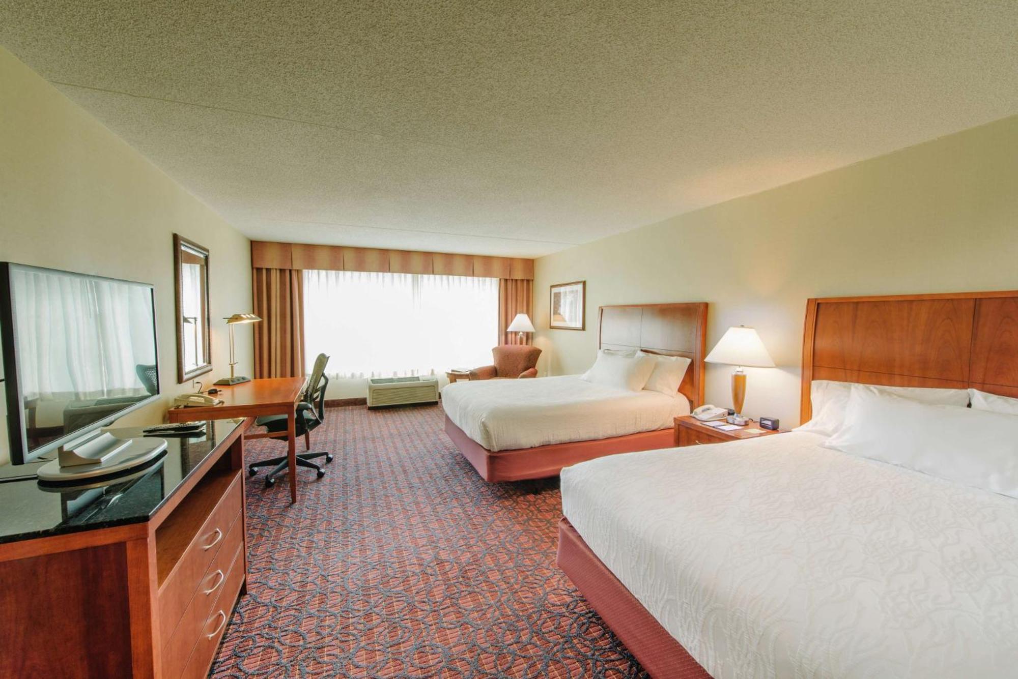 Hilton Garden Inn Manchester Downtown Exterior photo